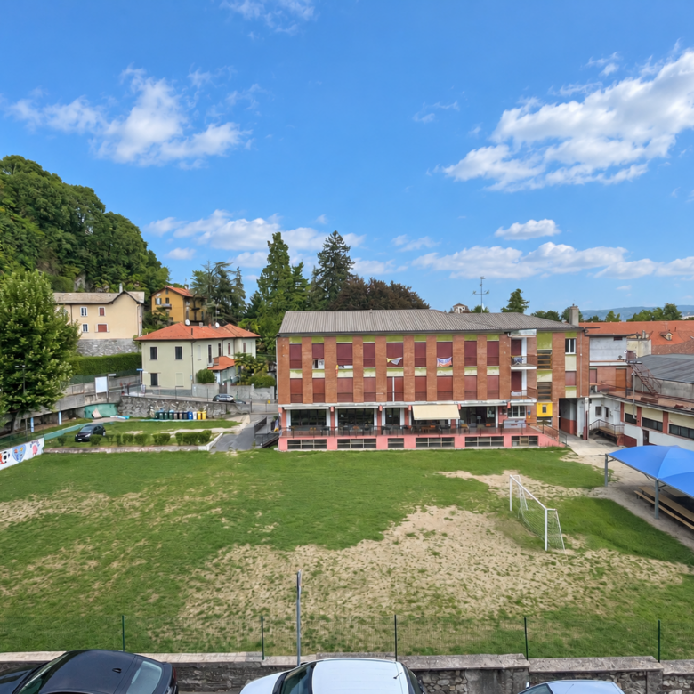 Arona a pochi minuti a piedii dal lungolago