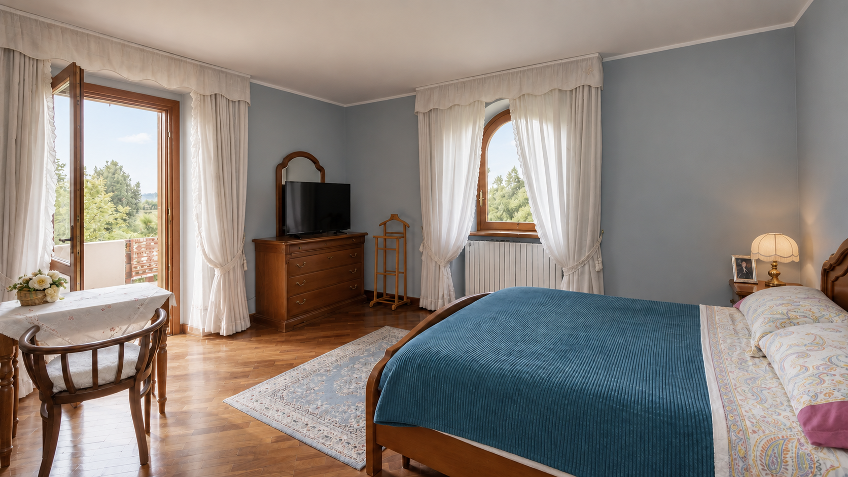 Oleggio, frazione Loreto – Cascinale indipendente con giardino privato e casseri